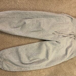 Women’s Lululemon Cropped Gray Sweatpants